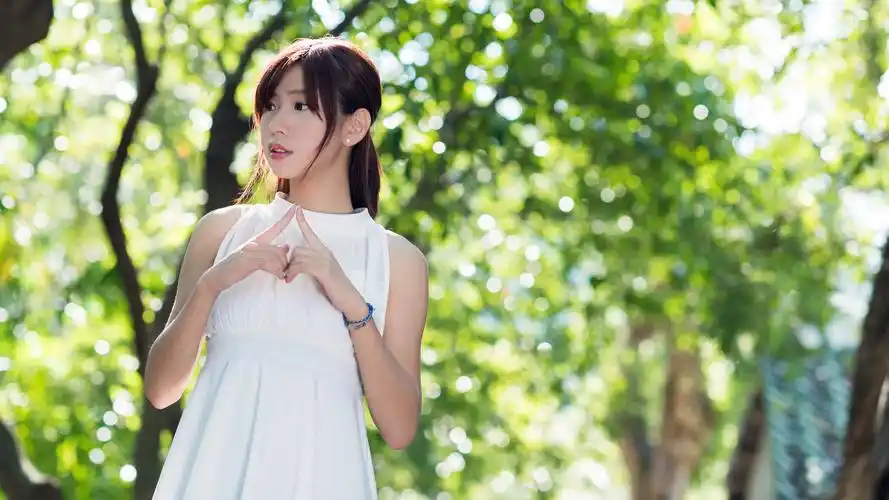 清纯可爱邻家美女电脑桌面壁纸2高清大图预览1920x1080_美女壁纸下载