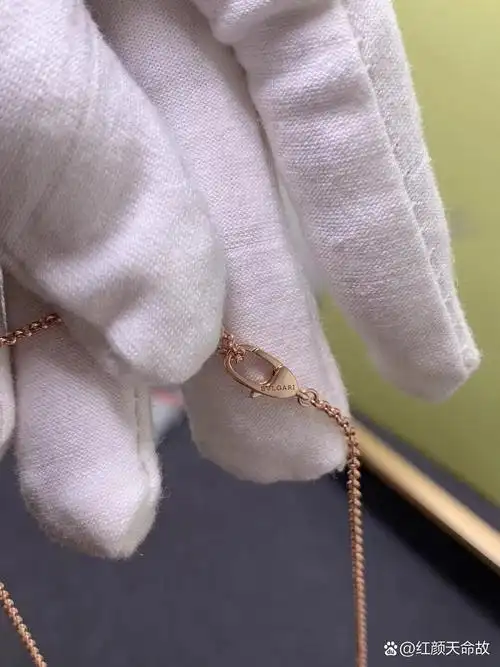 【爱上了这款宝格丽黑白圆饼项链95】