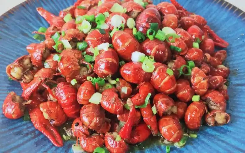 爆炒龙虾尾,香辣美味,一吃忘不了,就是太费钱了,快速清洗龙虾有绝招