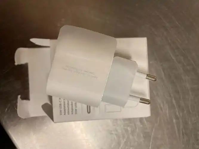 能分辨欧版iphone12充电器的来谢谢