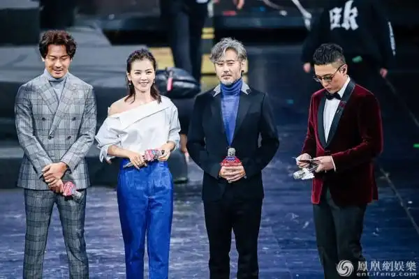 马云双十一晚会群星璀璨 李连杰与吴京同台亮相