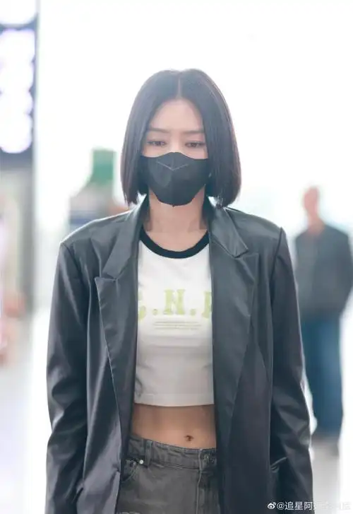 一起康康美女们的马甲线吧迪丽热巴 | 关晓彤 | 金靖 | 李一桐