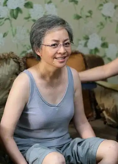 p>宋丹丹,1960年8月25日出生于北京市,中国内地女演员,北京人民艺术