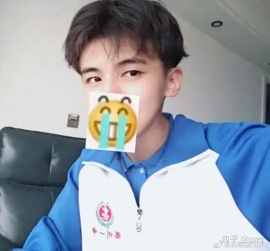 你见过最帅的高中男生长什么样? - 知乎