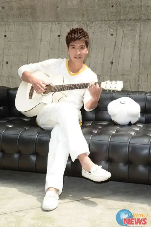 王传一拍戏激瘦 王爸爸现身探班