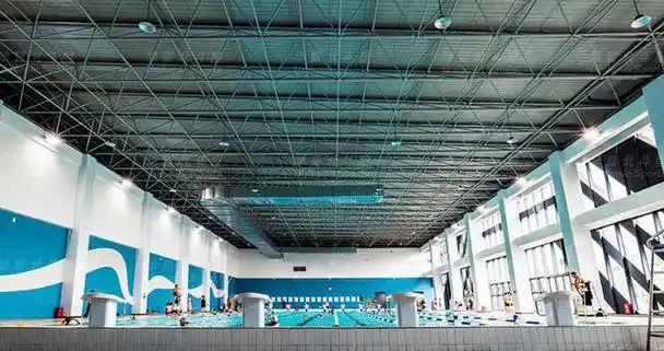 一般来说,室内游泳馆所需的照明灯具应该具备哪些事项呢