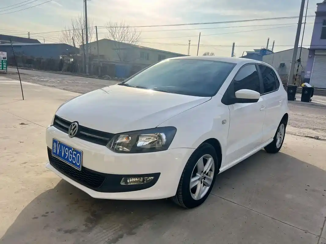 2011年大众polo,最好看的白色,手自一体带s档,审车保 - 抖音