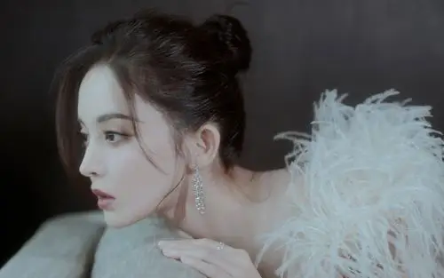 古力娜扎性感柔美写真桌面壁纸