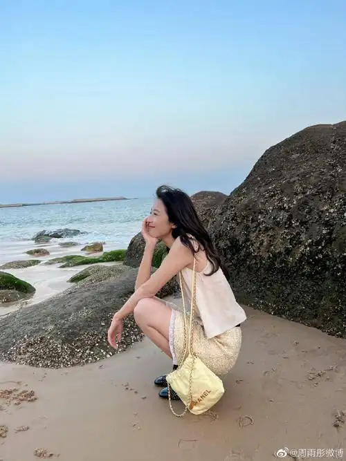 周雨彤海风随拍#海边 海风 9215 美的不得了嘞媛媛!