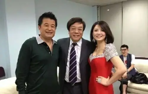 离开央视5年61岁毕福剑退休生活多姿多彩近照显发福