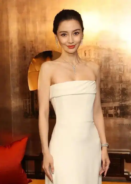 杨颖封杀被解除,但是她的"复出",依旧还是"任重道远"!