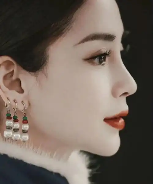 起猛了把刘诗诗看成了baby##刘诗诗侧颜好像angelababy