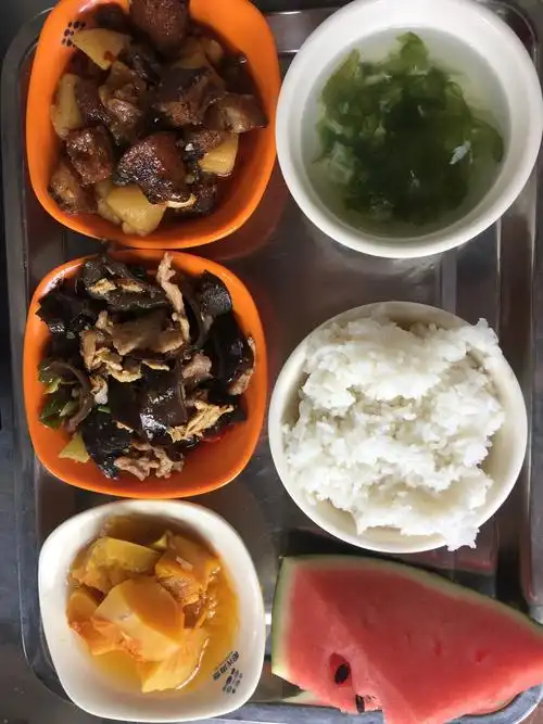 海嘉鱼嘴四工厂食堂2018年6月12日员工工作歺供应