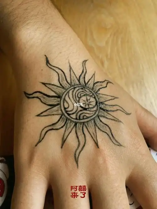 男士手背纹身猛男制冰