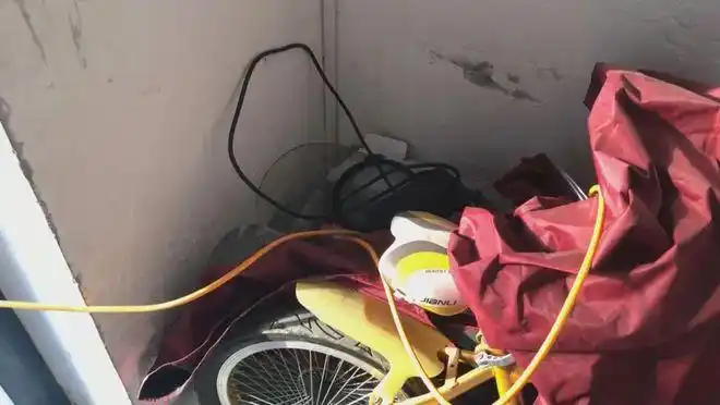 渭南高新区个别小区私拉电线为电动车充电安全隐患大