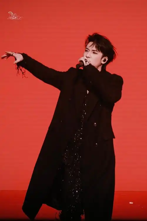 今日星拍放送##严浩翔 十九弥新淬火逐歌##严浩翔 舞台风暴##严浩梃