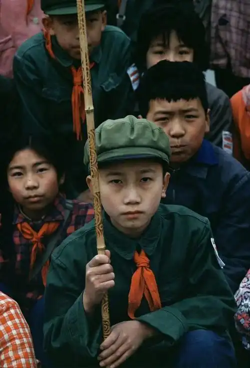 八十年代彩色老照片,展现中国孩童的丰富生活