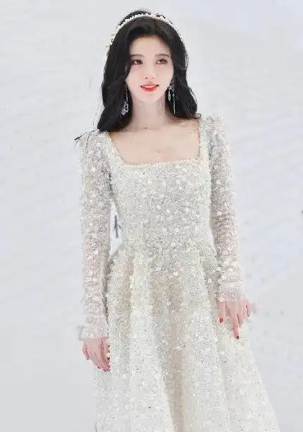 名门泽佳:鞠婧祎现身红毯!