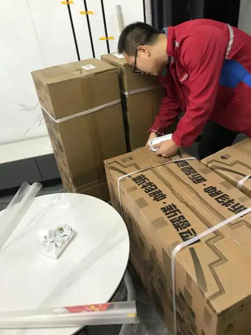 包装箱画面好卡哇伊,期待后续安装使用感受,毕竟价格是真的香#华凌