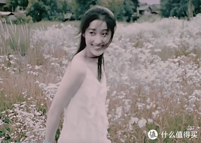 在日本拍摄专辑《七里香》mv中担当女主角