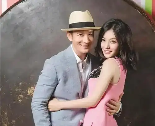 网传黄晓明杨颖婚变,如果和赵薇牵手,亦或是一段佳话