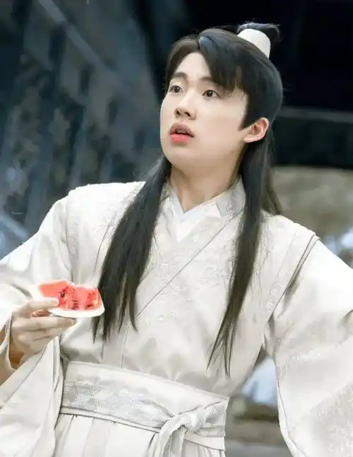 原创郭麒麟笑了郭德纲哭了台面上的亲情冷暖体现得淋漓尽致