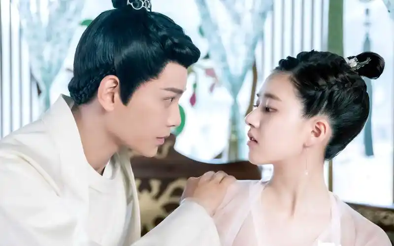 丁禹兮赵露思传闻中的陈芊芊结伴mv