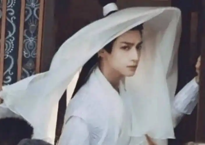 皓衣行路透曝光陈飞宇古装造型好评看到罗云熙爱了爱了