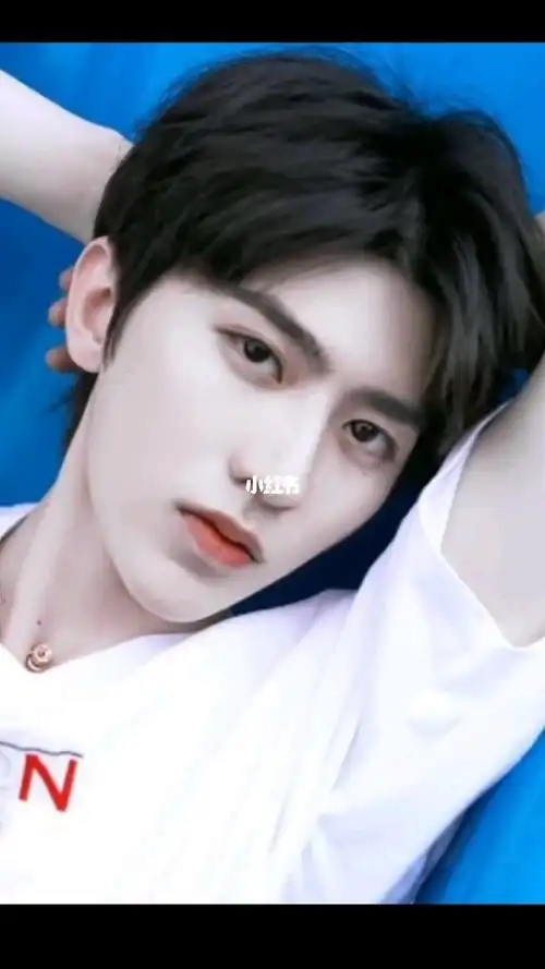 百分九里你们最喜欢谁我先来蔡徐坤