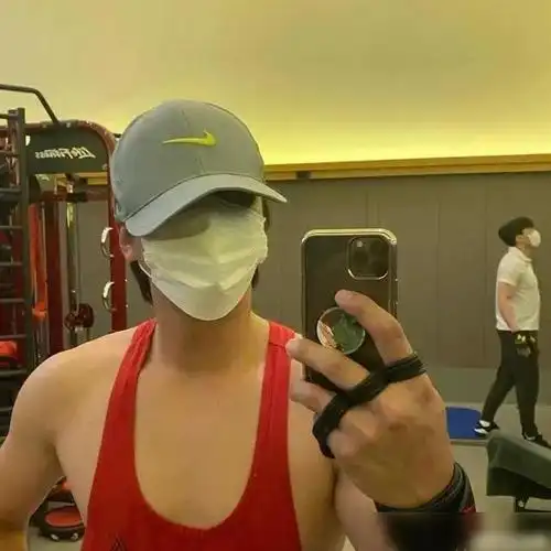 吴世勋秒变包子脸身材走样颜值下滑严重变胖原因公开令人无奈