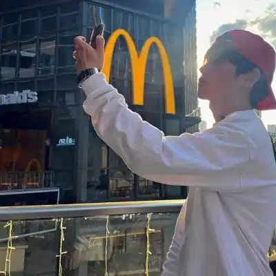 ins高级质感小众头像男_男生头像_头像屋