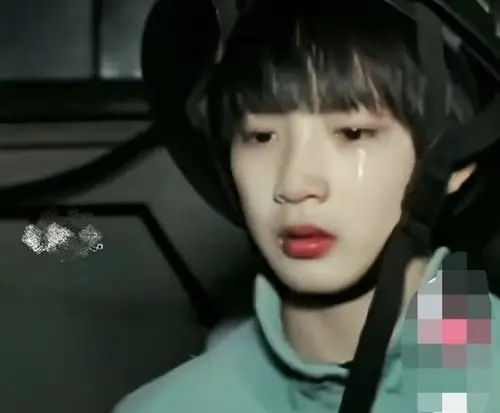 肆耀吻耀文哭的眼泪刘耀文你吻哪儿干嘛,你吻嘴巴啊刘耀文或者.