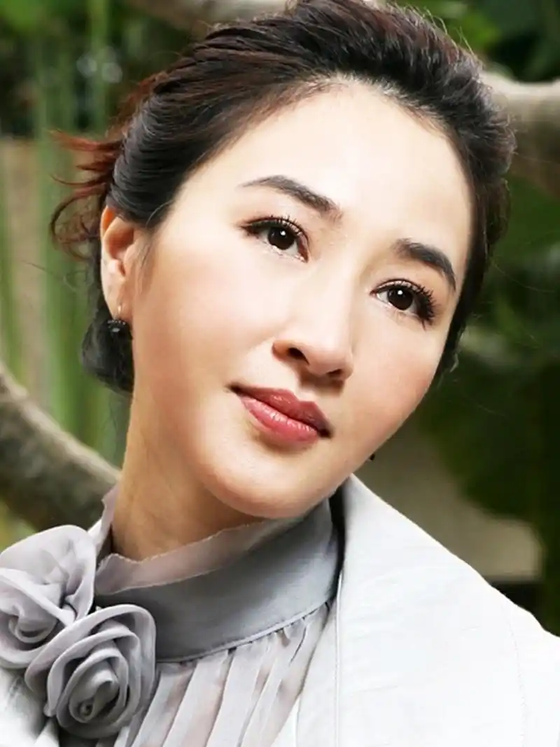 [赞同][赞同][赞同] 关咏荷的美感没有攻击性和距离感,亲和力十足,让