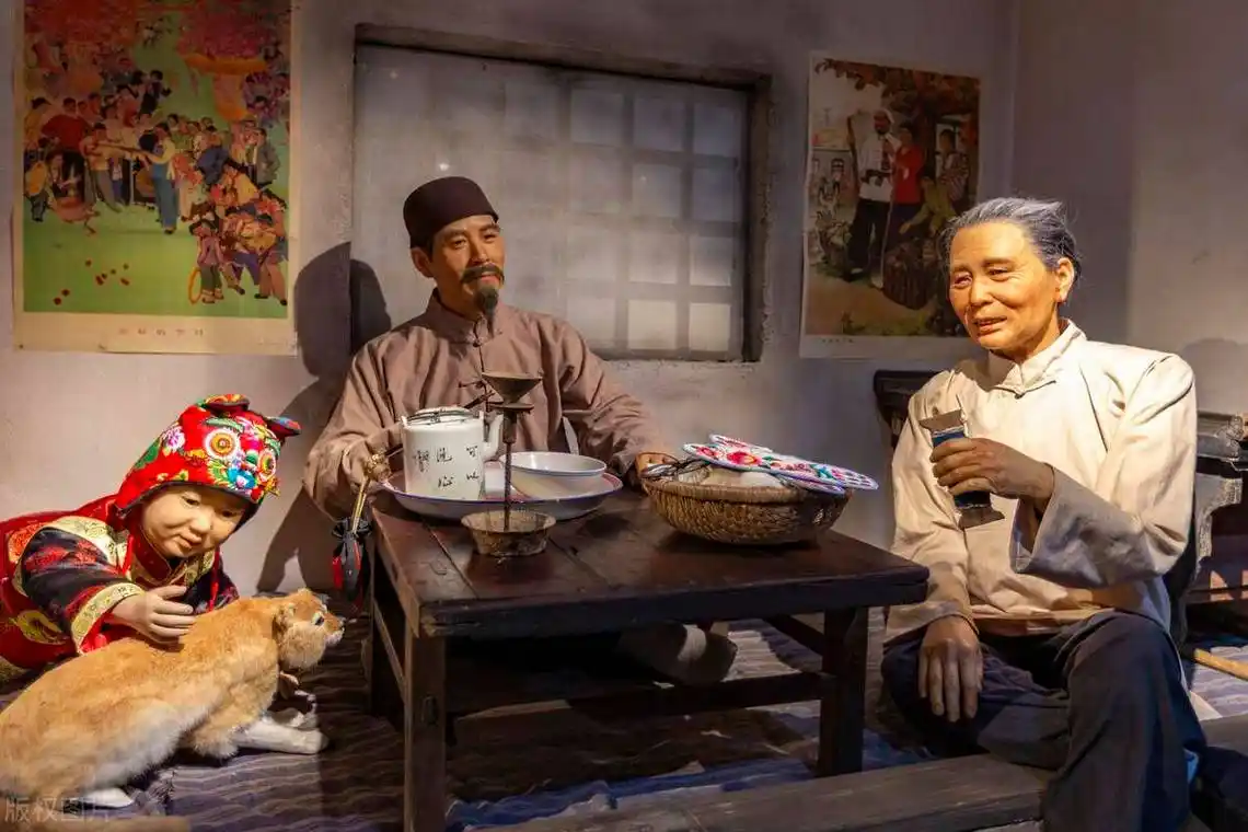 旧社会地主的怎么生活的?为何人人唾弃?