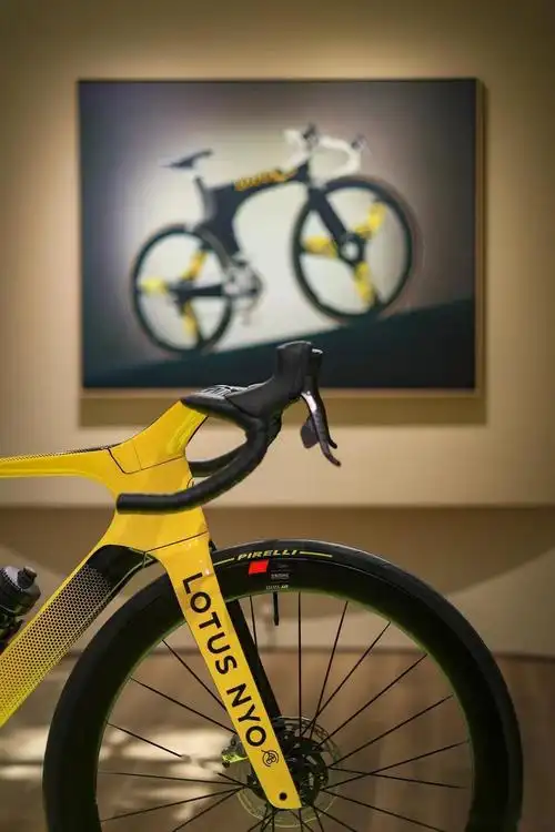 路特斯lotus纯电超跑轿车emeya  全球首台灵活动力公路自行车type 1