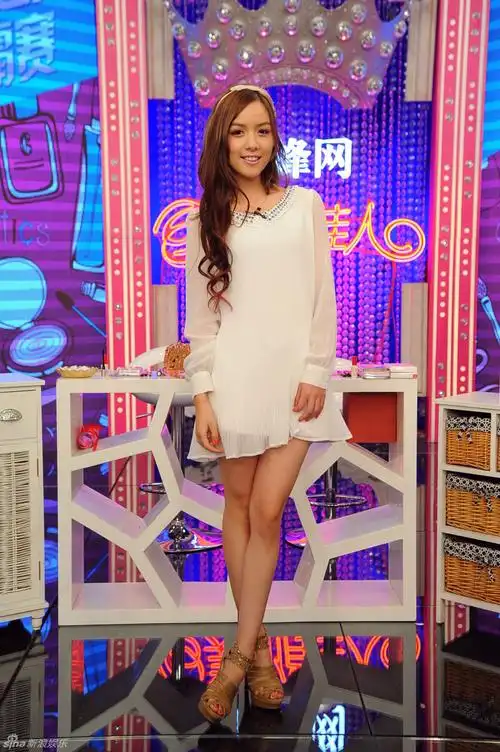 前超女陈怡变时尚导师