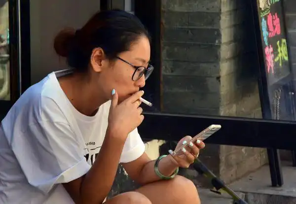 那些年,拍了几位女烟民