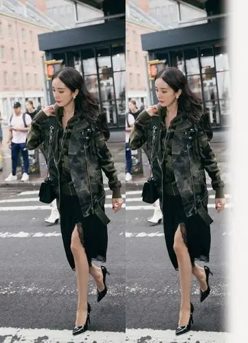 杨幂纽约时装周看秀变身迷彩酷girl气场全开