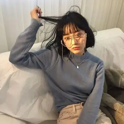 戴眼镜女生头像