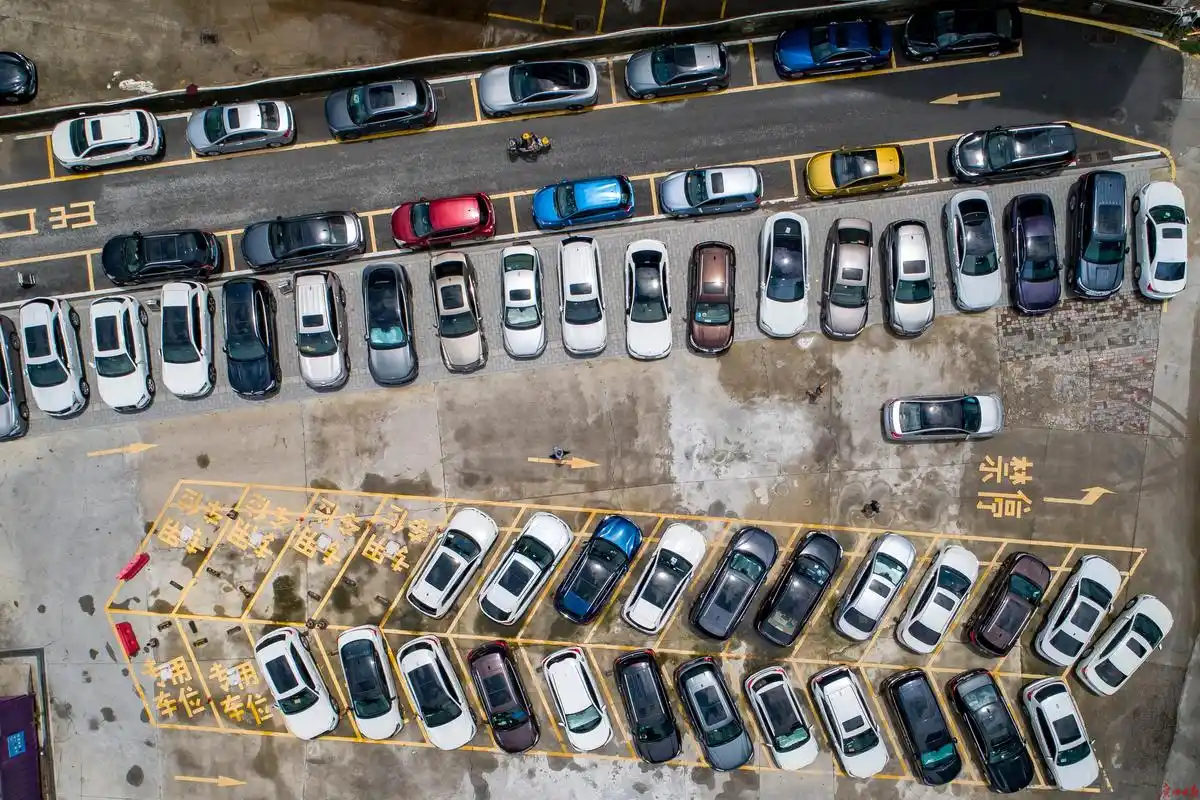 广州琶醍露天停车场