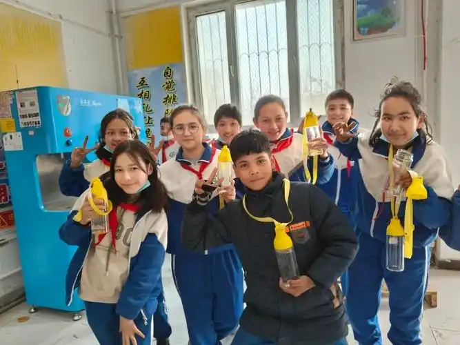 兵地联手做公益 叶城县三所学校获捐壹基金净水设备