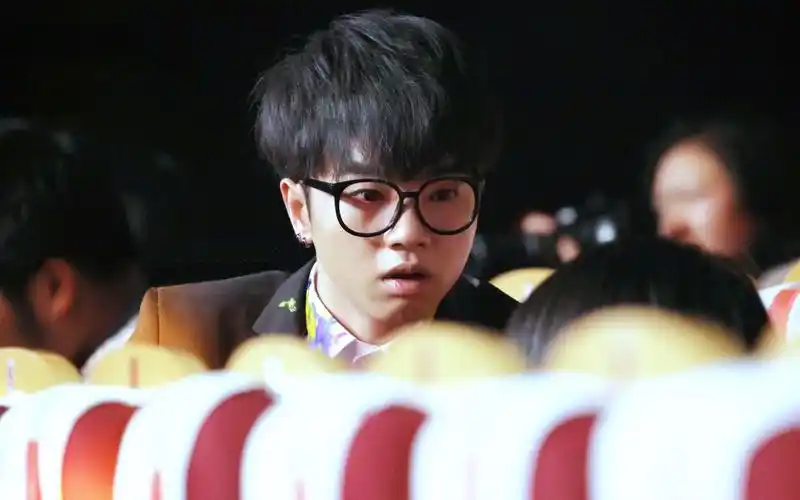 《花儿与少年》华晨宇电脑桌面壁纸