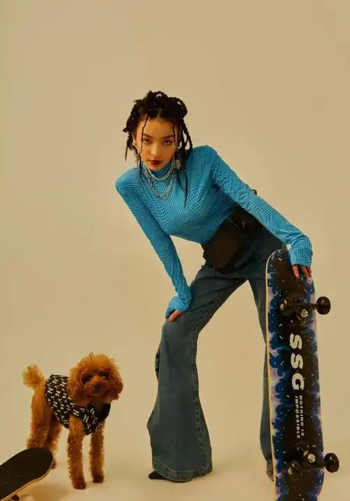 没有诗意,这就引来很多嘻哈圈的爱好者的不满,认为丁太昇在刁难vava的