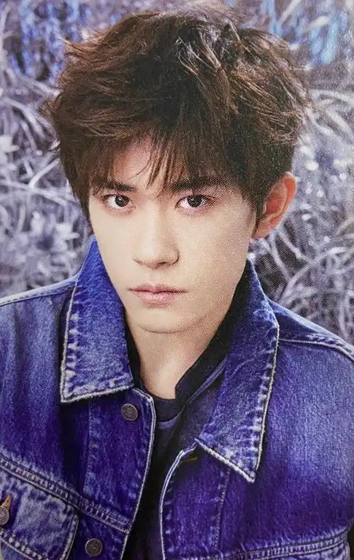 易烊千玺二三逢时戢鳞风起