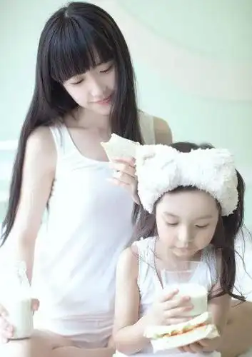 11岁刘楚恬"高颜值"藏不住了,看到她父母,才知道先天差距在哪