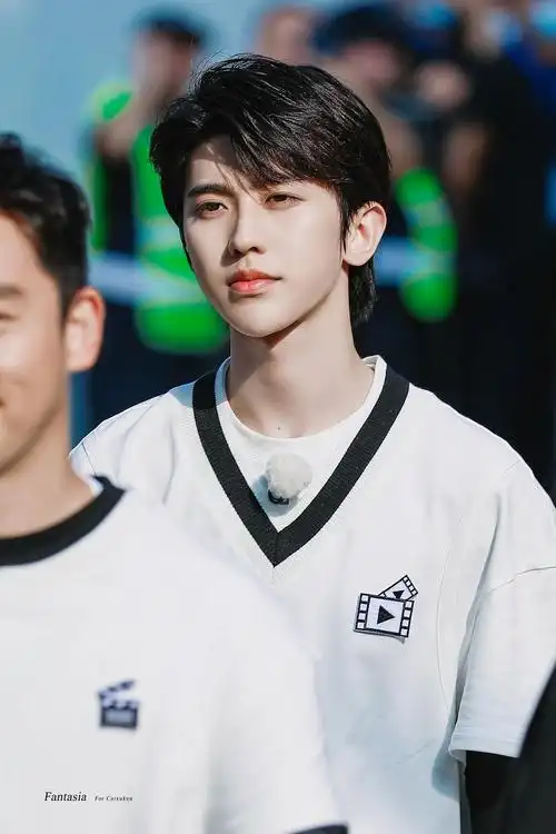 蔡徐坤奔跑吧第八次录制造型合集每次更新在开头