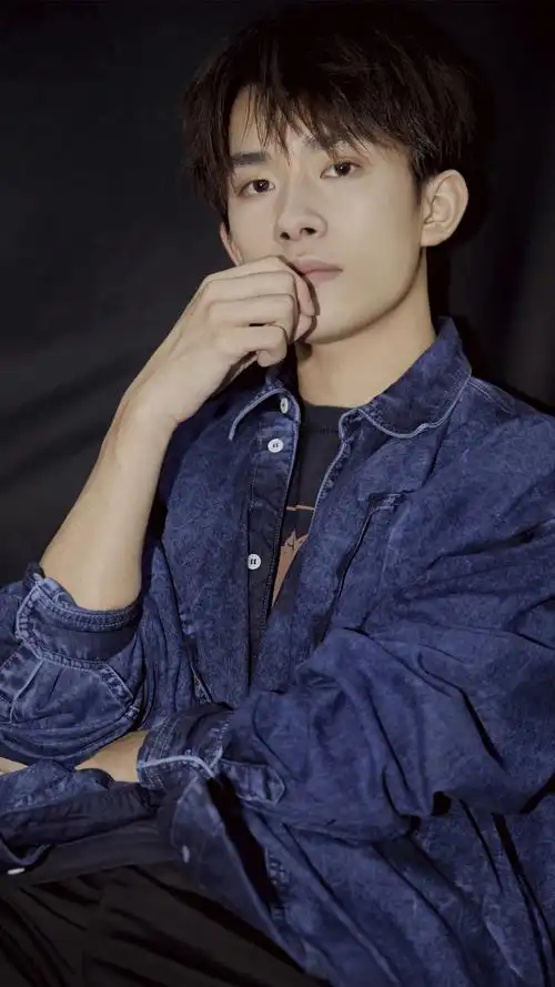 易烊千玺酷炫写真手机壁纸