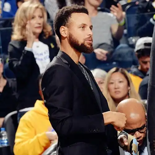 斯蒂芬库里西装集 - 知乎