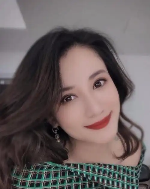 广东电视台美女主持人张媛,太漂亮了