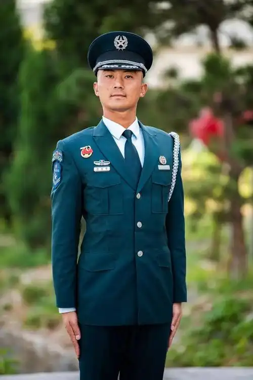 熄灯号丨宏伟圆了一个宏伟的梦